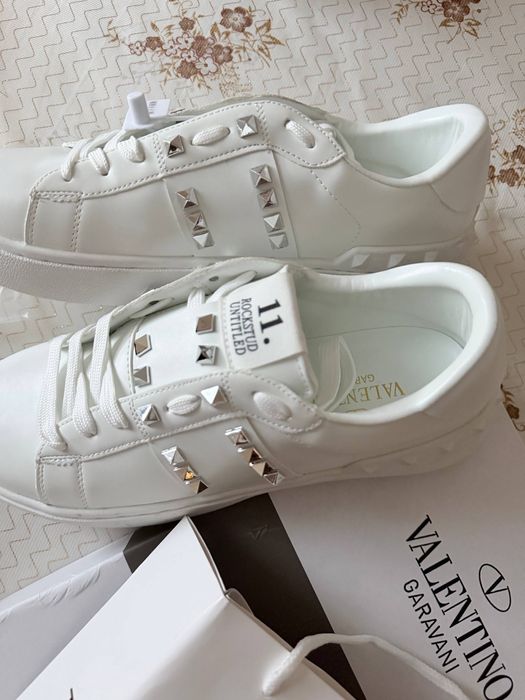 кросівки Valentino