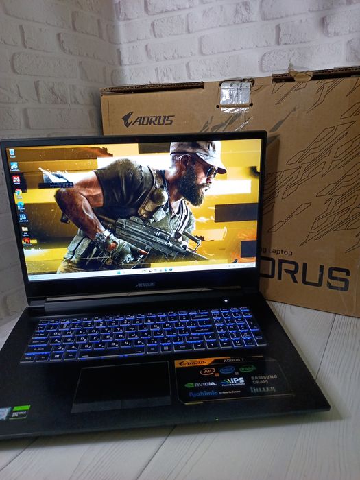 Геймерський ноутбук Gigabyte Aorus 7-NA 17,3" 144Hz I7-9750H 16 Gb DDR4 GTX 1650 коробка