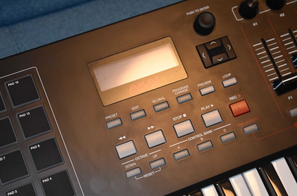 Akai Professional MPK261