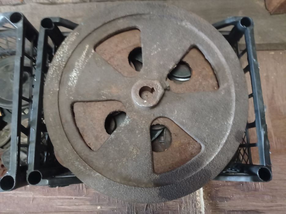 Продам шківи різні.