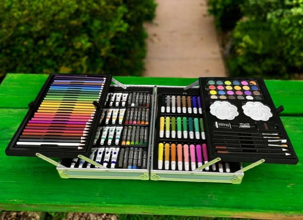 Набір для малювання в наборі 145 предметів в металевому кейсі