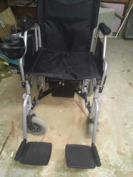 Vendo cadeira de rodas eléctrica