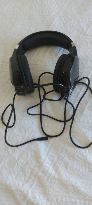 Auscultadores pretos