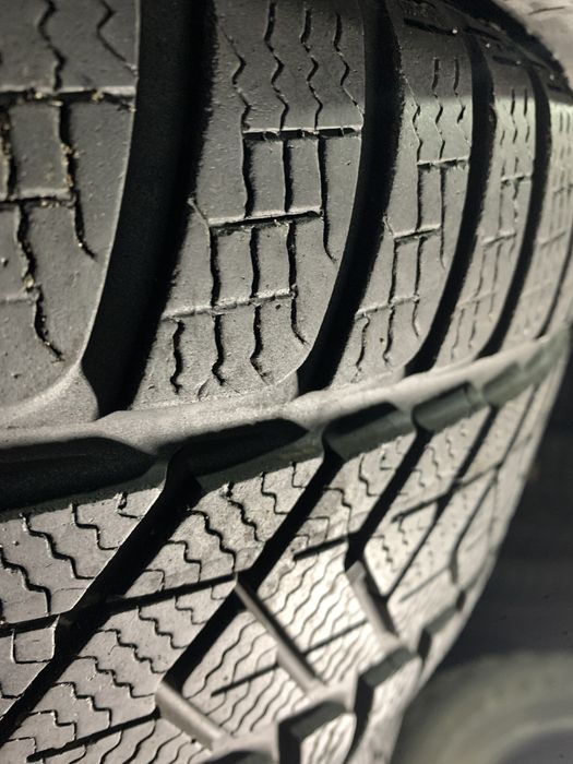 Шини б/у зима 255/35 20 Pirelli scorpion Winter ПАРА