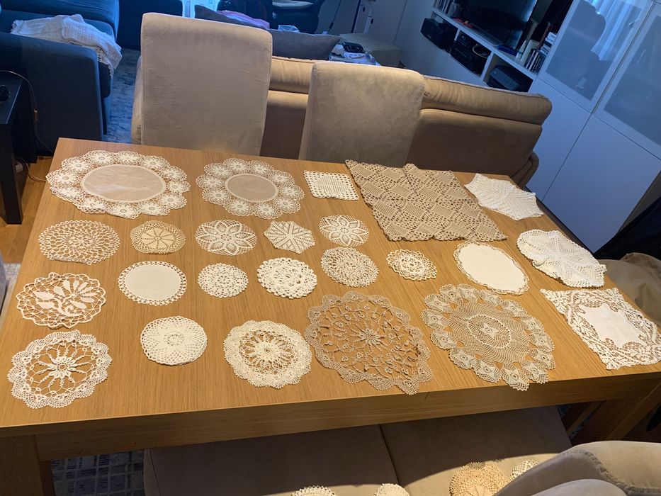 Peças soltas de artesanato feitas em renda