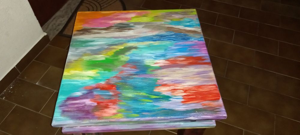 Mesa de madeira maciça psicadélica