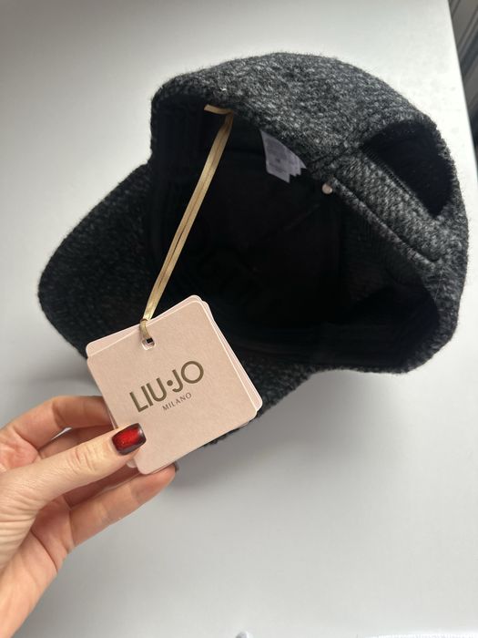 Сіра кепка Liu jo