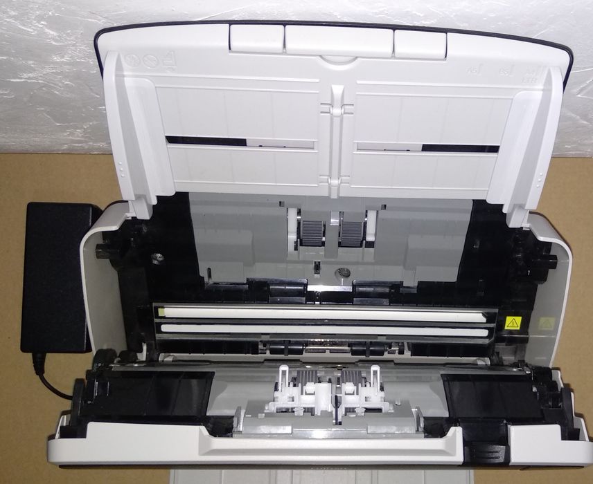 сканер Fujitsu fi-6130