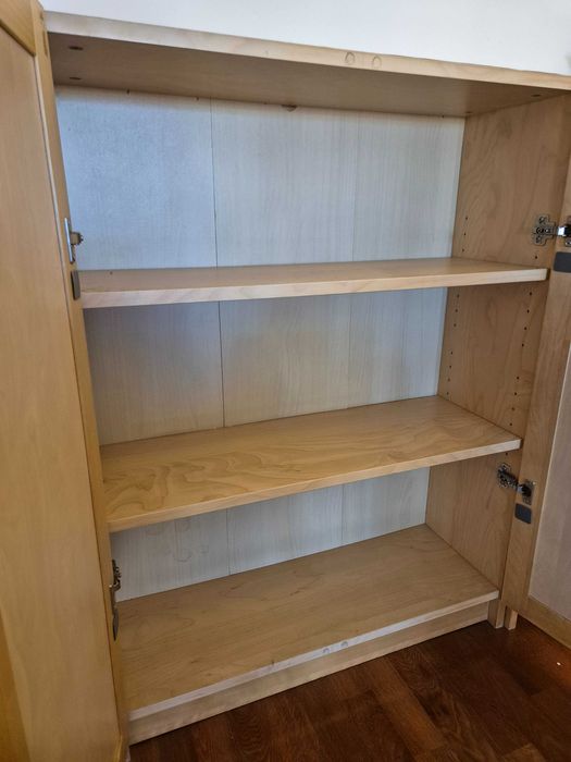Estante Billy com 2 portas