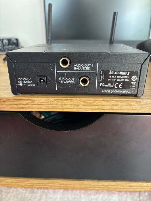 Akg emissor de guitarra