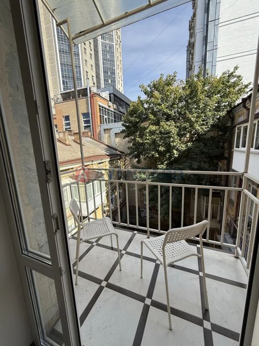 Продам 4к квартиру вул. Антоновича, метро Олімпійська