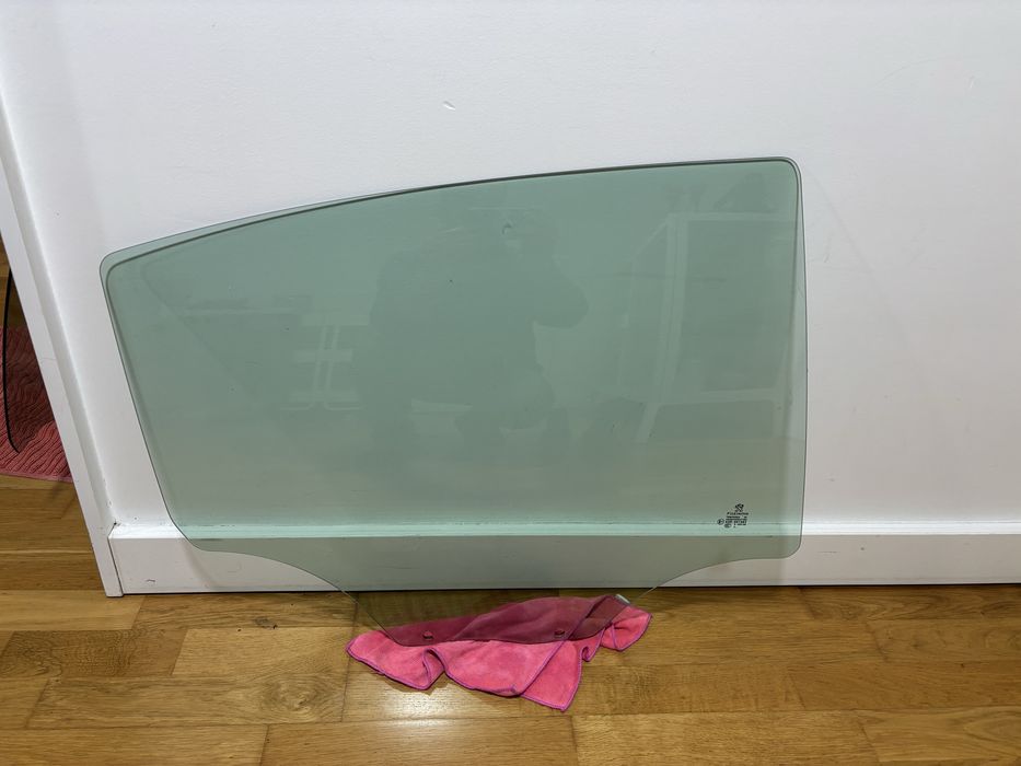 2 Vidros porta traseira direita e esquerda Peugeot 208 I 2014