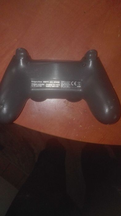Pady PS4 oryginalny plus 2 bdb zamienniki 60zl