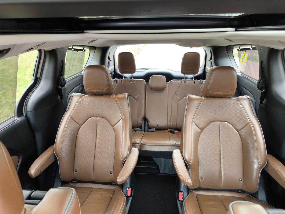 Wypożyczę, wynajmę minivan Chrysler Pacifica Hybryda 7 osób + opcjonalnie BOX 600 L