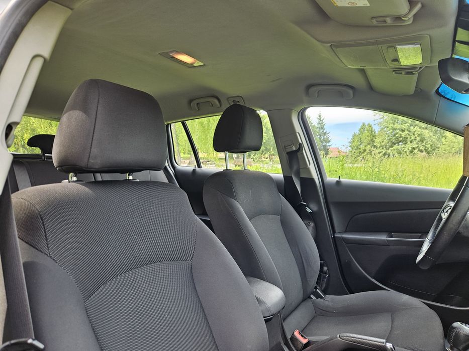 Chevrolet Cruze 2013  рік 1.7 дизель для військових