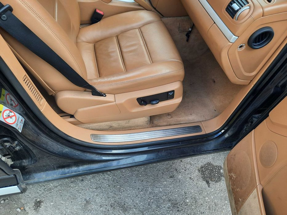 fotele przód tył skóra komplet Porsche Cayenne Lift