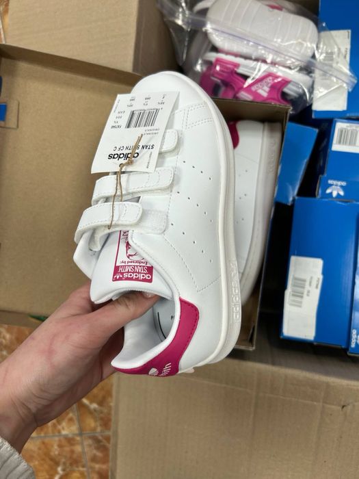 Дитячі кросівки на дівчику Adidas Stan Smith 33-35, оригінал