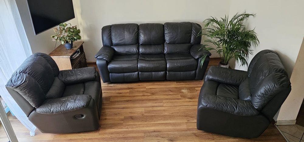 Skórzana sofa 3 osobowa i 2 fotele z wysuwanym podnóżkiem, funkcja relax
