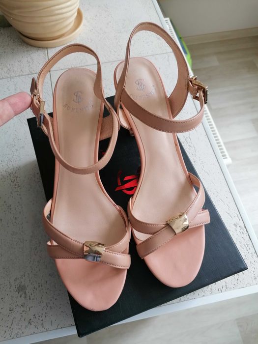 Босоніжки АГОНЬ! Пудра, нат шкірв, 39р Sufinna (Туреччина) б/у