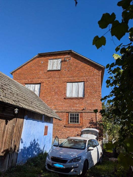 Продається будинок і земельна ділянка в с. Станківці