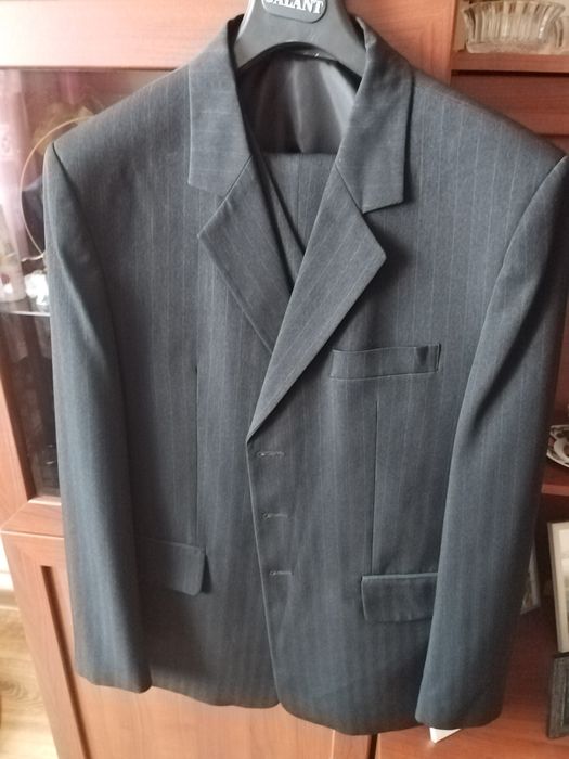 Garnitur męski z kamizelka