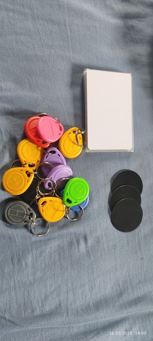 Kopiowanie pestek kart RFID domofon, bramki czip chip