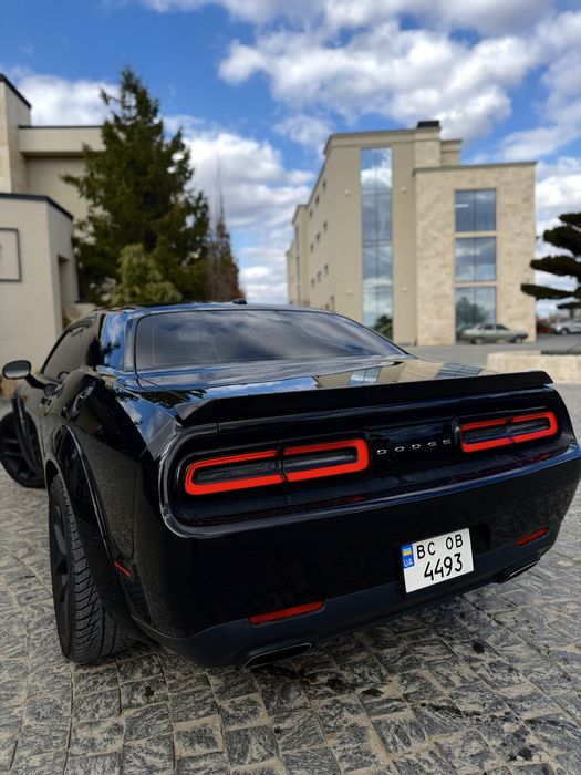 Оренда авто Dodge Challenger BLACK