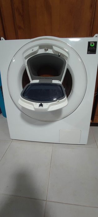 Frente de máquina de lavar roupa Samsung  com porta e borracha WW80K5413WW