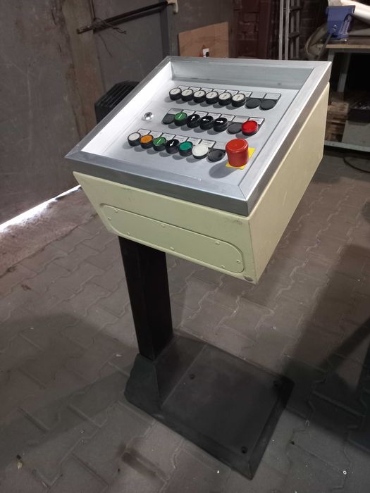 Передвижной пульт управления для промышленного оборудования