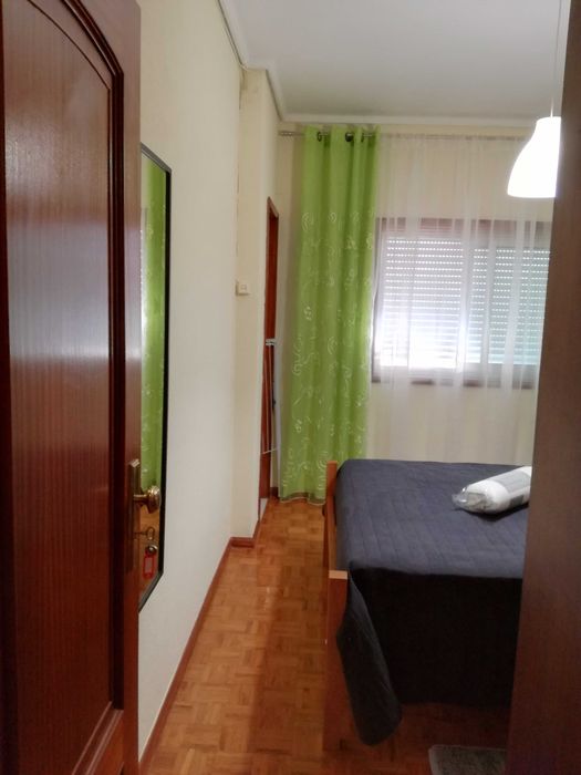 Quarto Amial  Transportes  em Frente