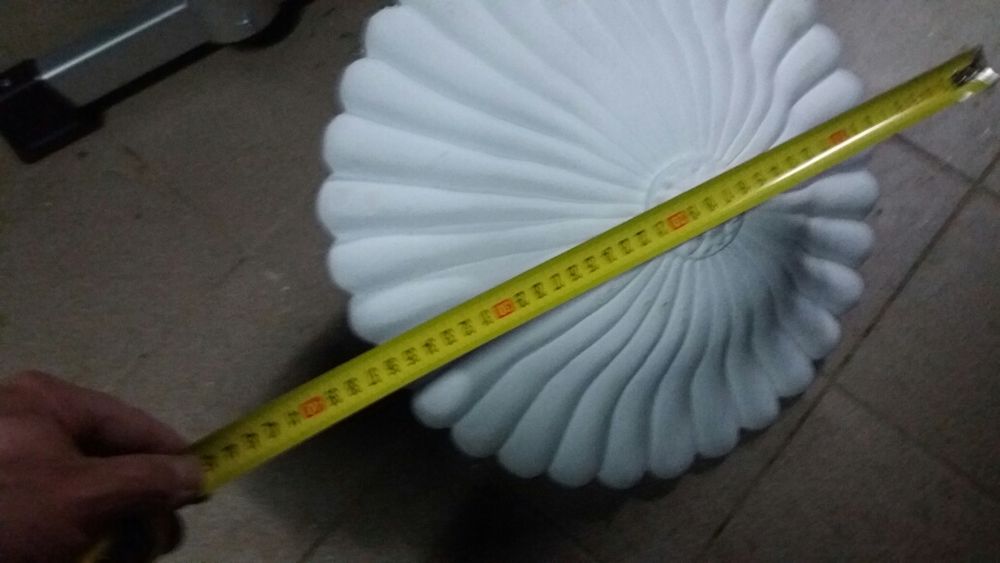 Candeiro em gesso pode ser pintado  de qualquer cor.