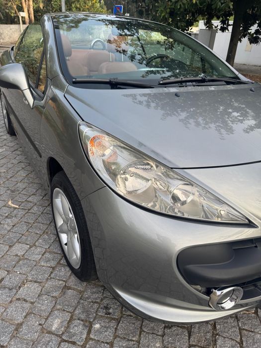 Peugeot 207 CC em bom estado