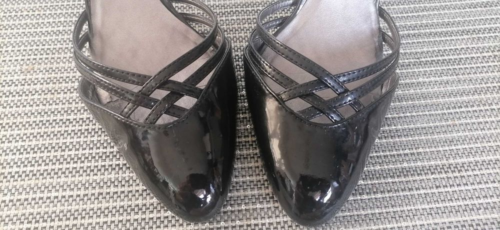 Szpilki, buty Bata rozm 39