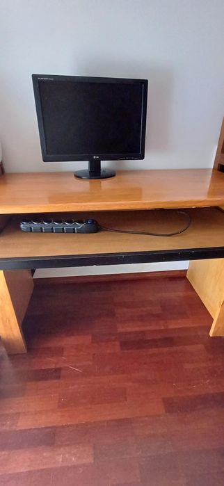 Secretária para computador