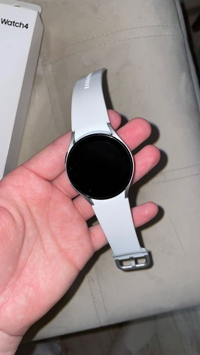 SAMSUNG Galaxy Watch4