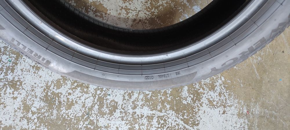 Pneus 195/55/20 semi novos
