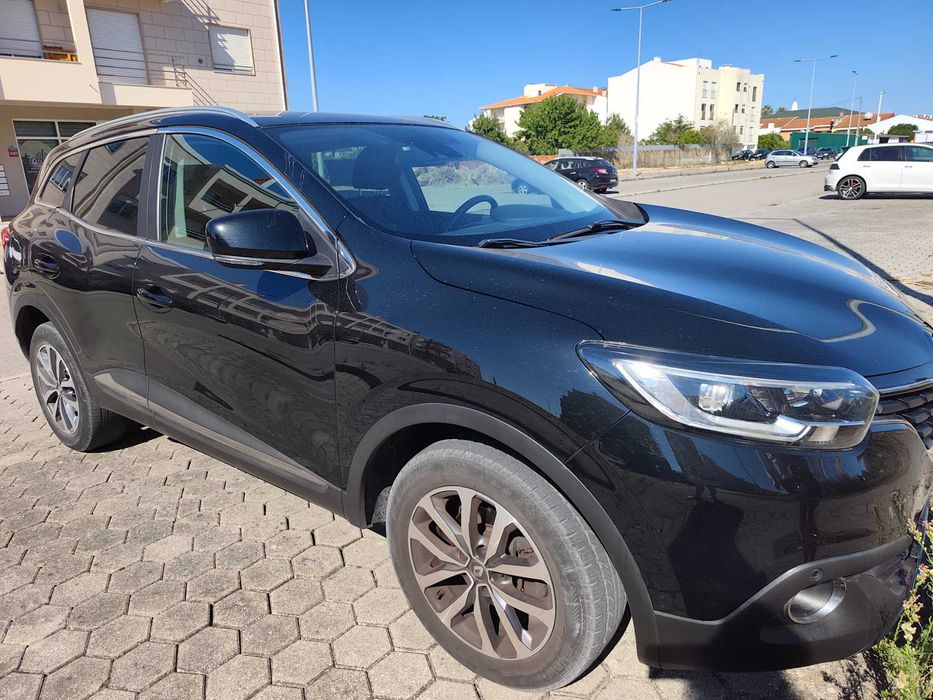 Vendo Renault Kadjar 5 lugares preto caixa automática ano 2017 com 169 642km. — photo 2