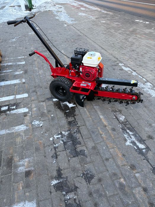 Wynajem minikoparki łańcuchowej Weibang BTR 126H