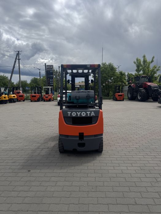 Навантажувач Toyota 8FG-18 погрузчик