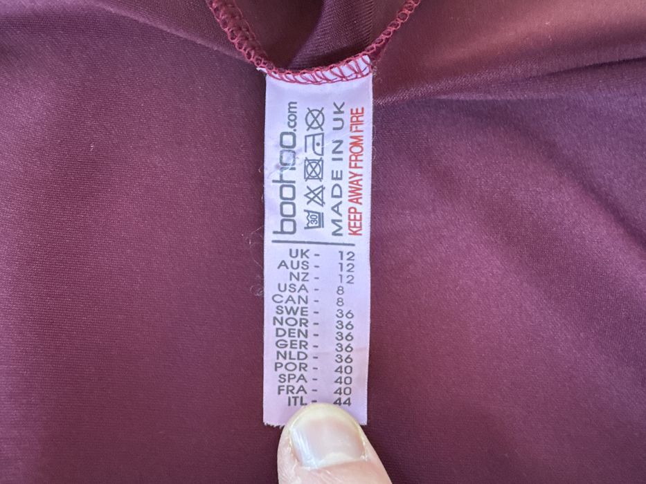 Женская юбка бордового цвета