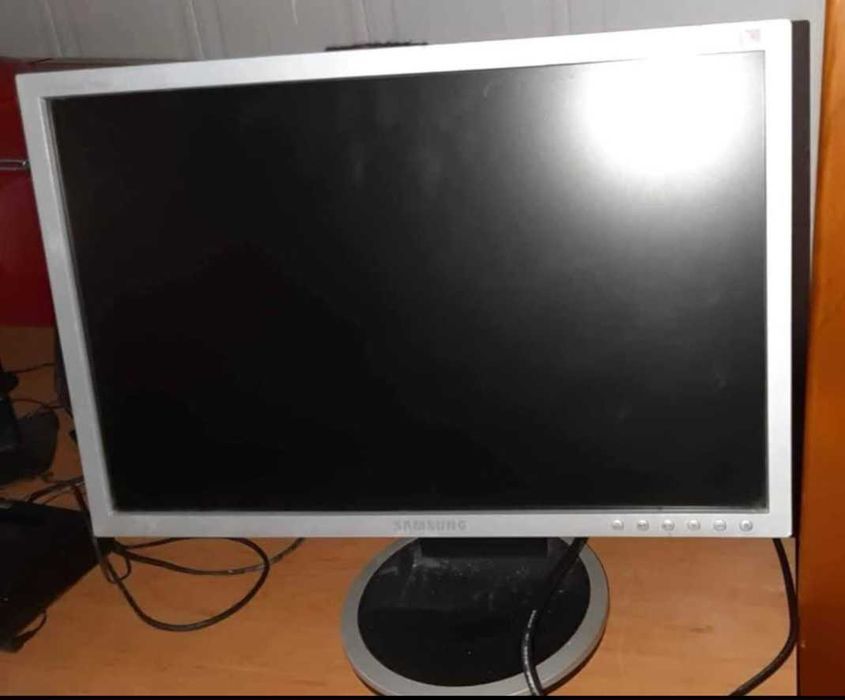 Monitor Samsung com suporte