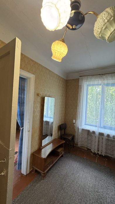 Продаю 3 ккв в Чугуеве ( Авиатор ) возле школы