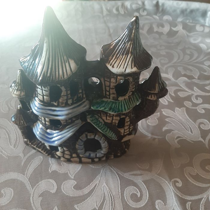 Zamek do akwarium piękny