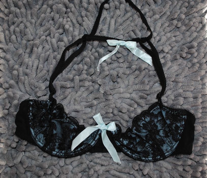 Бюстгальтер с чокером и Кружевной топ