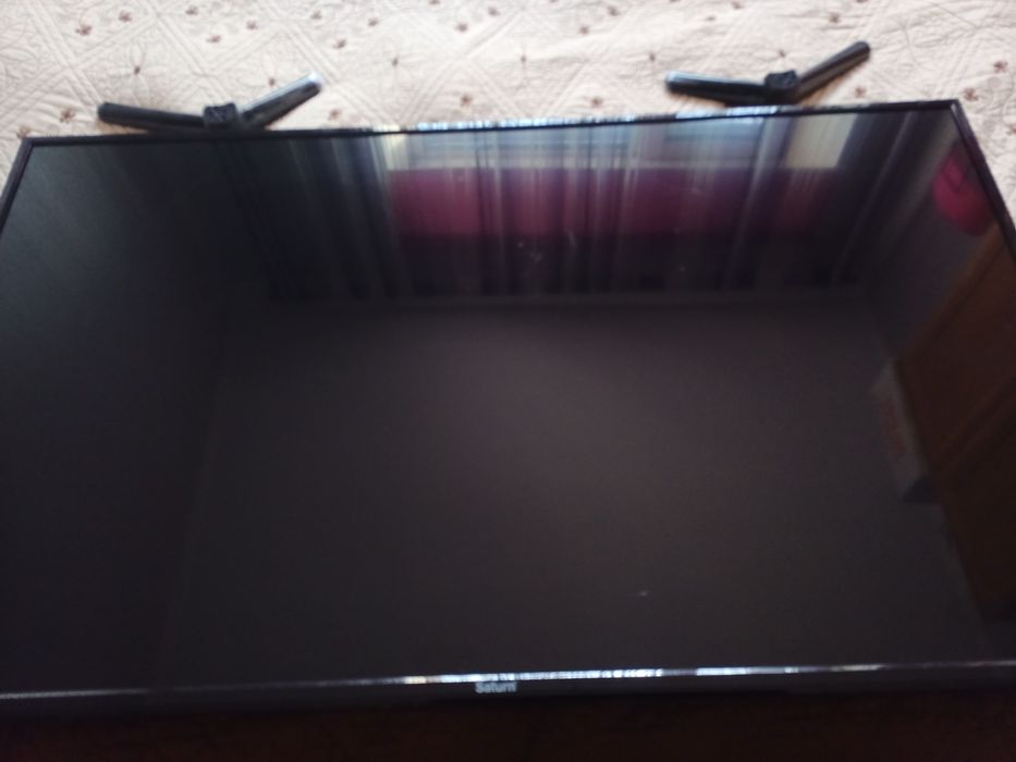 Телевізор Saturn Led 50 uhd 800 u4k" на запчастини.Екран тріснув.