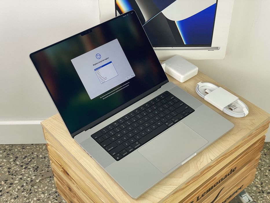 2023 MacBook Pro A2992 16" M1 PRO 36GB 512GB NOWY !!!