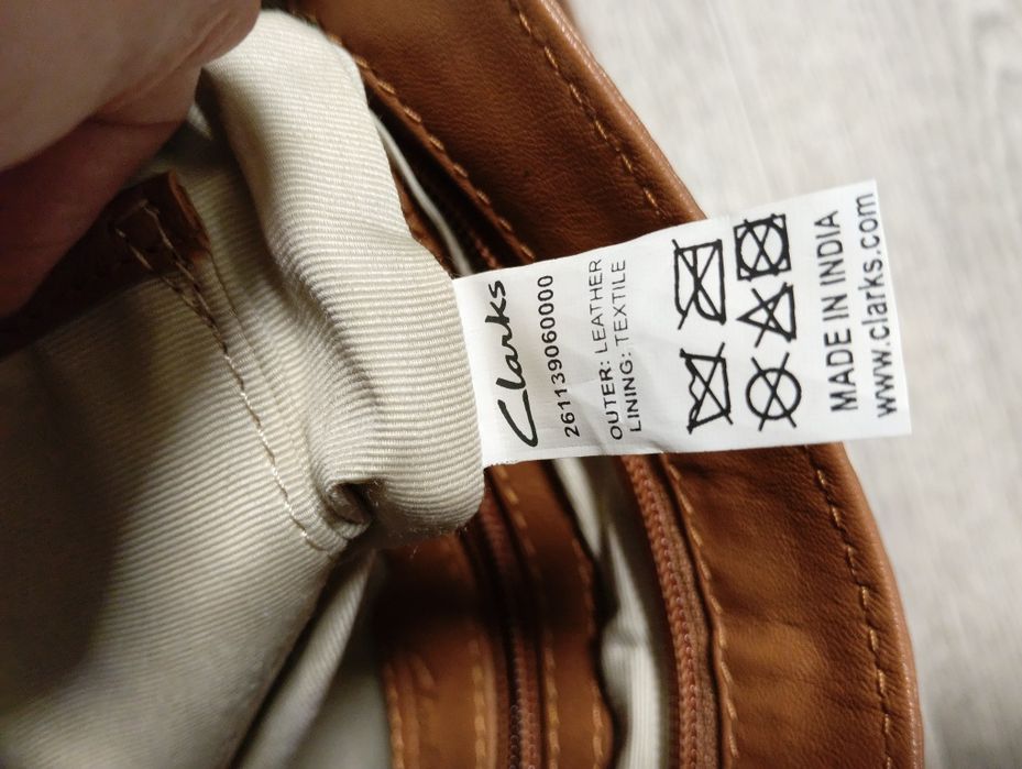Шкіряна сумка крос боді Clarks