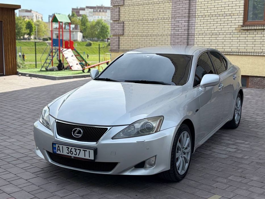 Продам Lexus IS220d