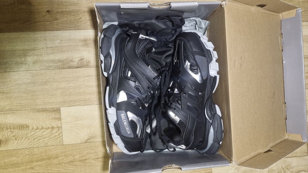 Balenciaga track 1