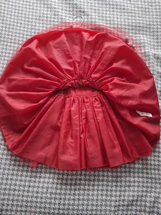 Святкове плаття фірми F&F 122см 6-7 років